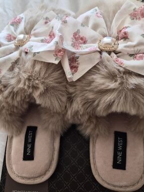 Nine West Taupe Faux-Fur Slide Slippers with Floral Bow